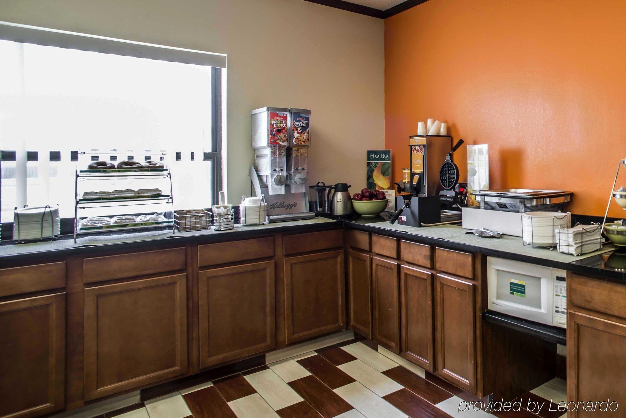 Super 8 By Wyndham Harrisburg Hotel Luaran gambar